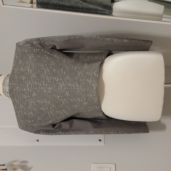 BCBGMAXAZRIA Cropped Tweed Blazer – XS - Picture 3 of 8